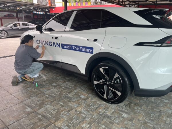 สติ๊กเกอร์ตัวอักษรติดรถ
